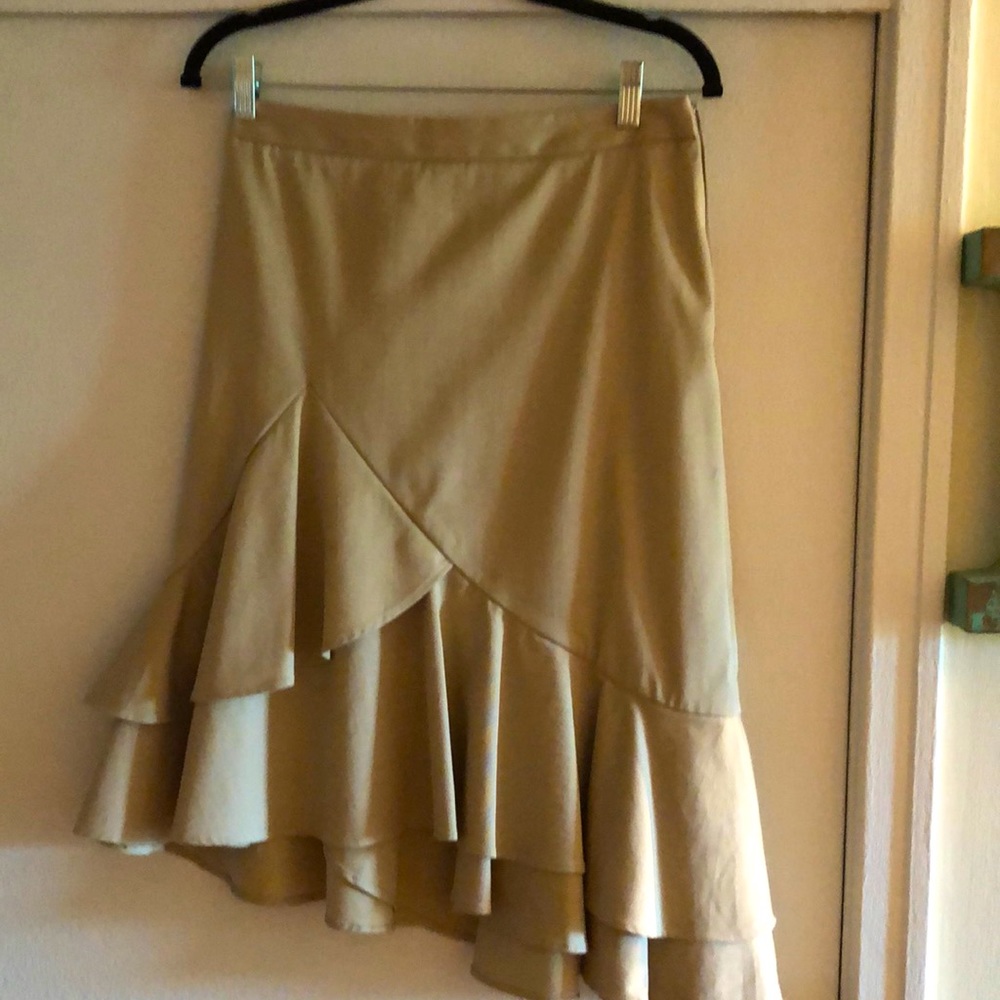 Banana Republic Chino skirt with ruffles